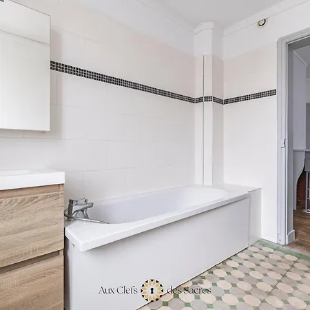 Maison De Avec Cour Place Luton בית נופש ריימס