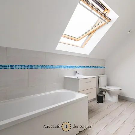 Maison De Avec Cour Place Luton בית נופש *